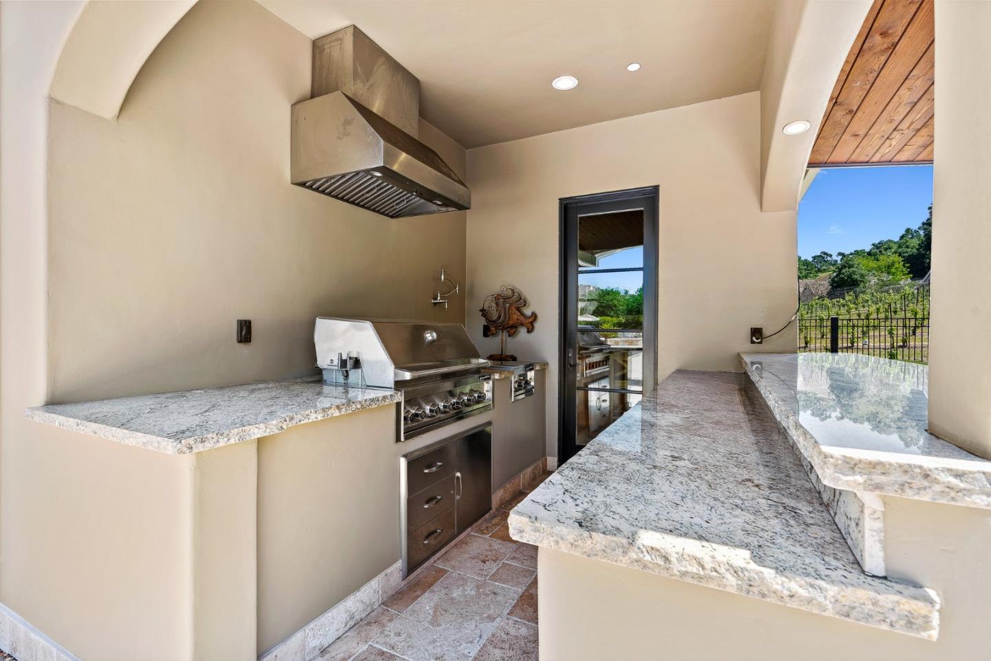 Detail Gallery Image 59 of 79 For 1405 Lakeview Ct, San Martin,  CA 95046 - 5 Beds | 6/1 Baths