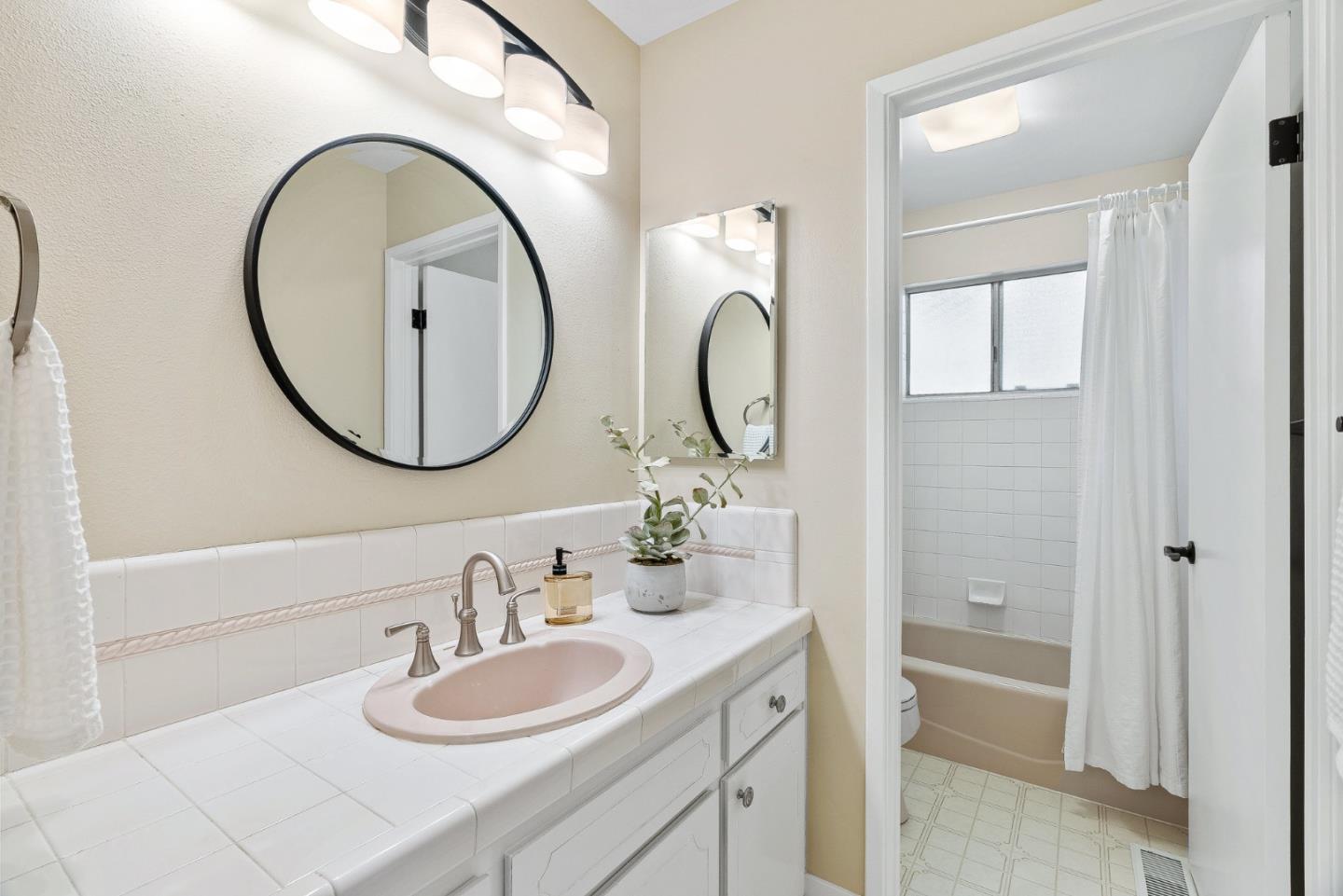Detail Gallery Image 17 of 26 For 6694 Mount Forest Dr, San Jose,  CA 95120 - 4 Beds | 2 Baths