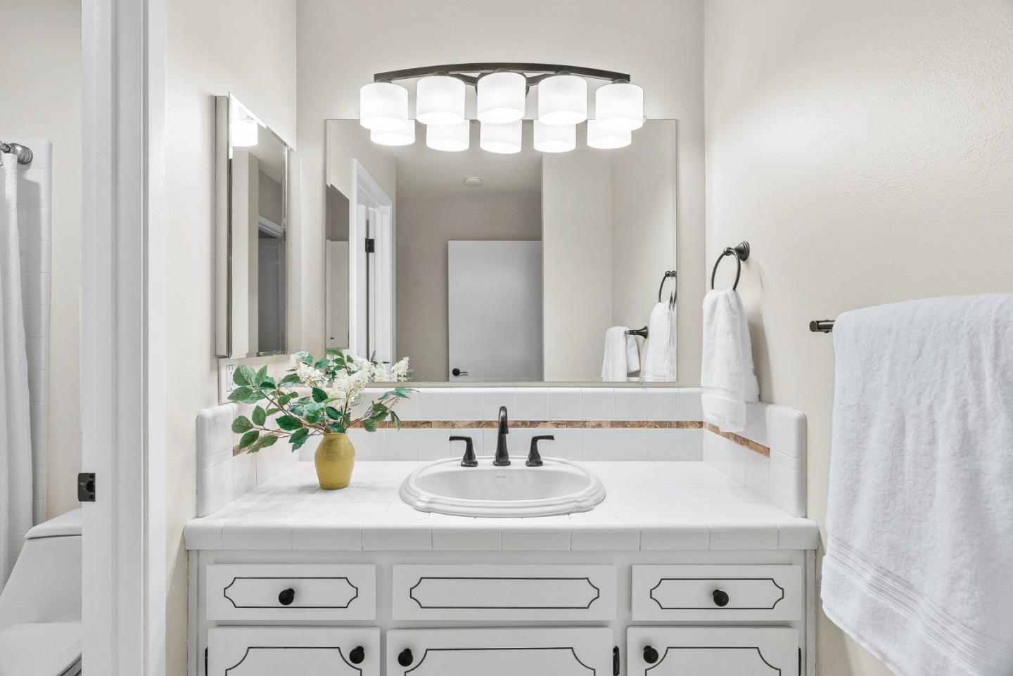 Detail Gallery Image 22 of 26 For 6694 Mount Forest Dr, San Jose,  CA 95120 - 4 Beds | 2 Baths