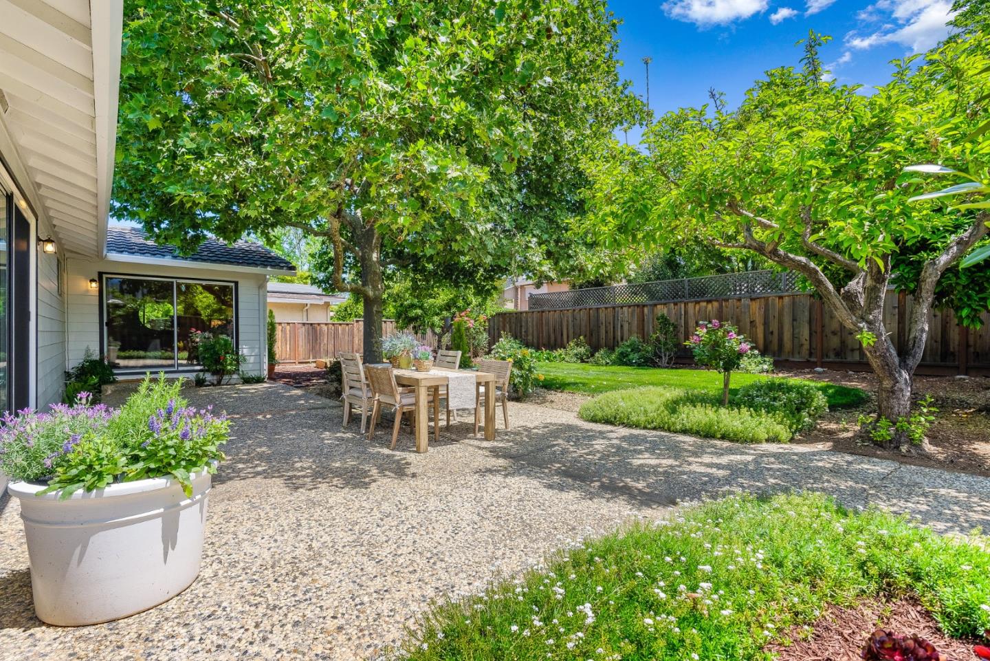 Detail Gallery Image 3 of 26 For 6694 Mount Forest Dr, San Jose,  CA 95120 - 4 Beds | 2 Baths