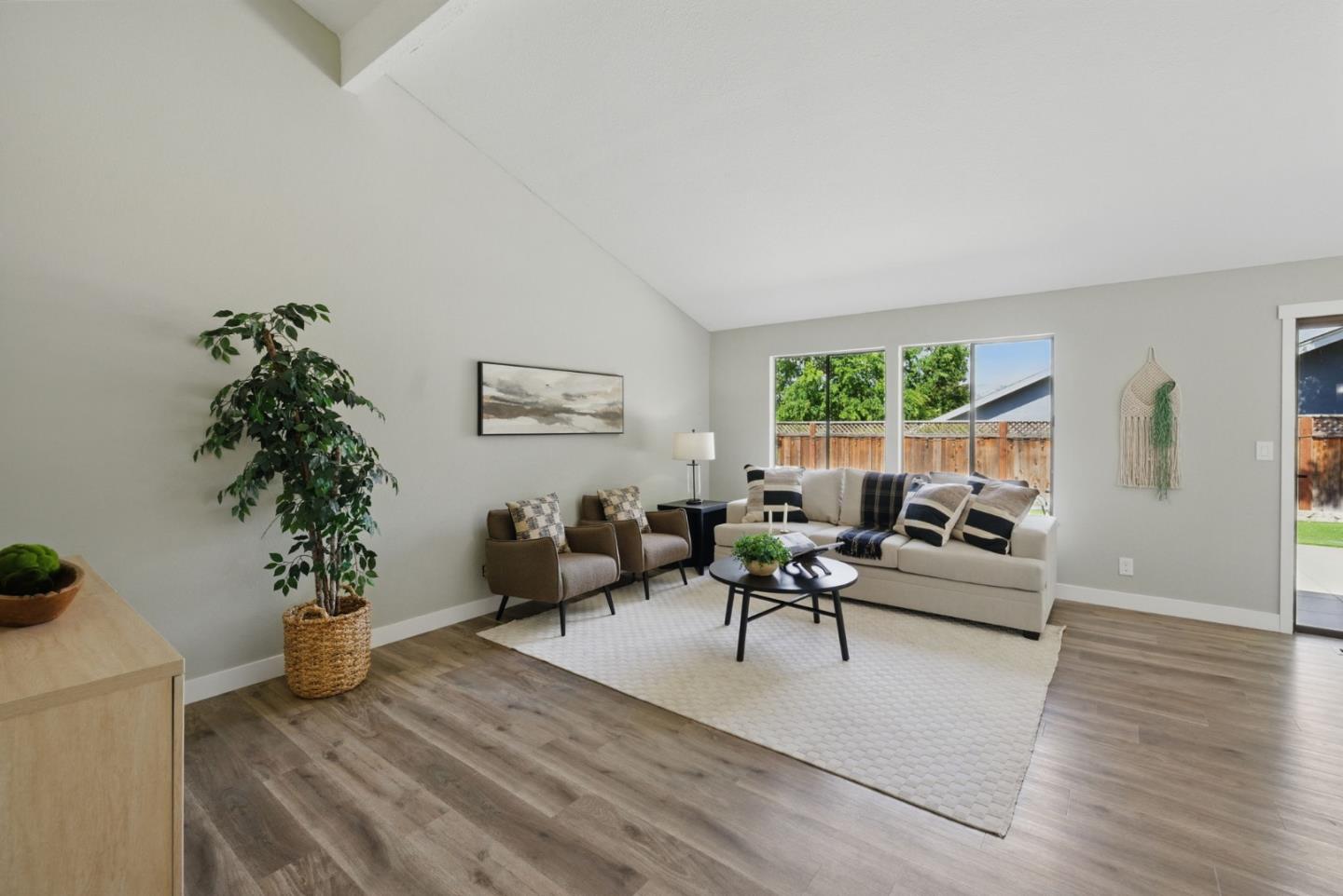 Detail Gallery Image 12 of 42 For 16720 Wild Oak Way, Morgan Hill,  CA 95037 - 4 Beds | 2 Baths