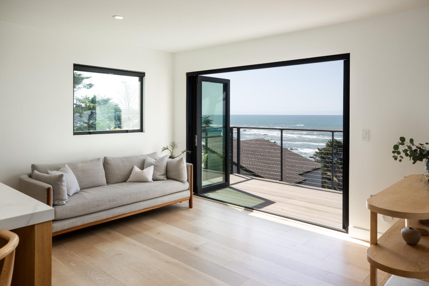 Detail Gallery Image 12 of 46 For 530 Stetson St, Moss Beach,  CA 94038 - 3 Beds | 3 Baths