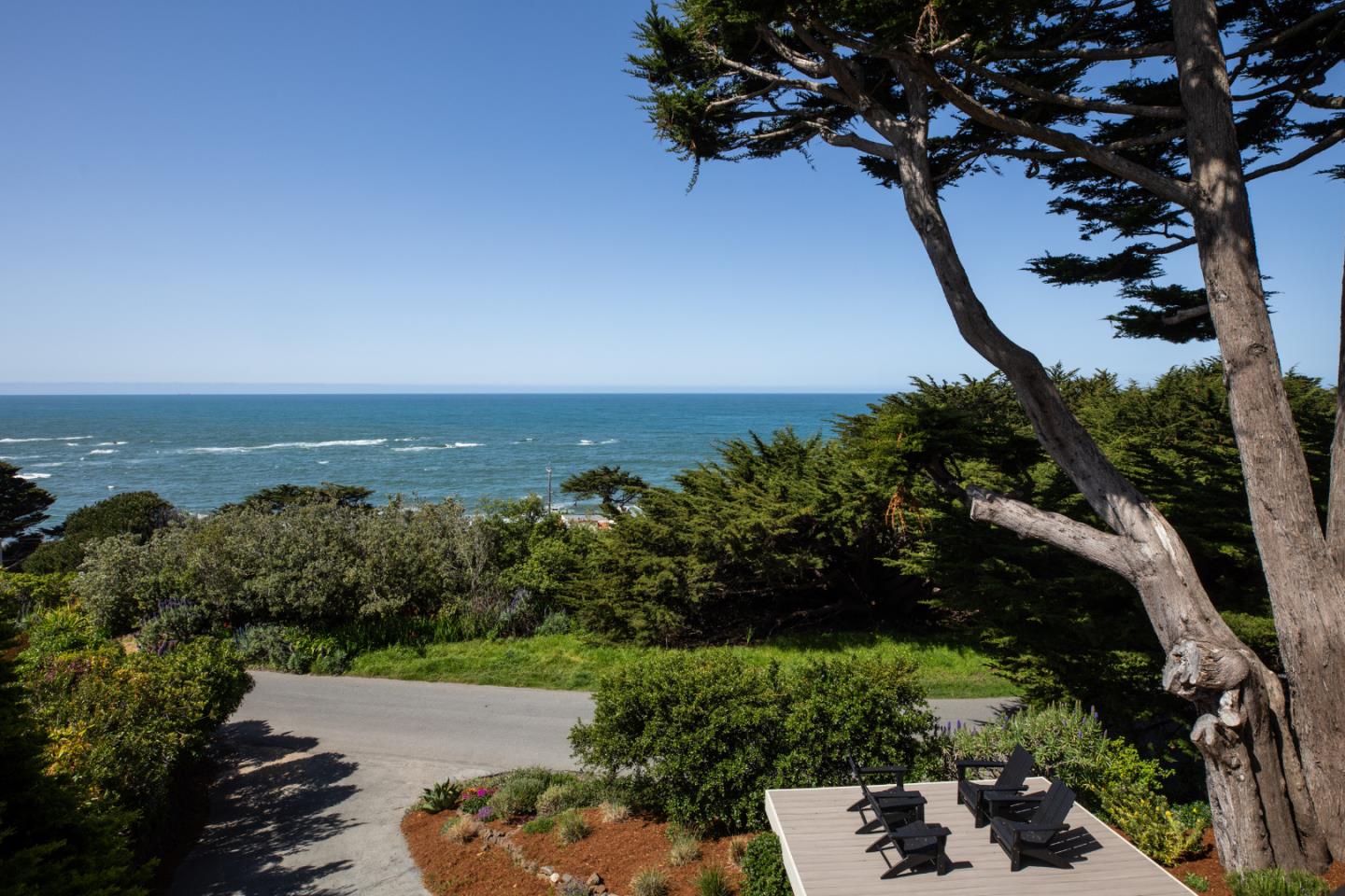 Detail Gallery Image 26 of 46 For 530 Stetson St, Moss Beach,  CA 94038 - 3 Beds | 3 Baths