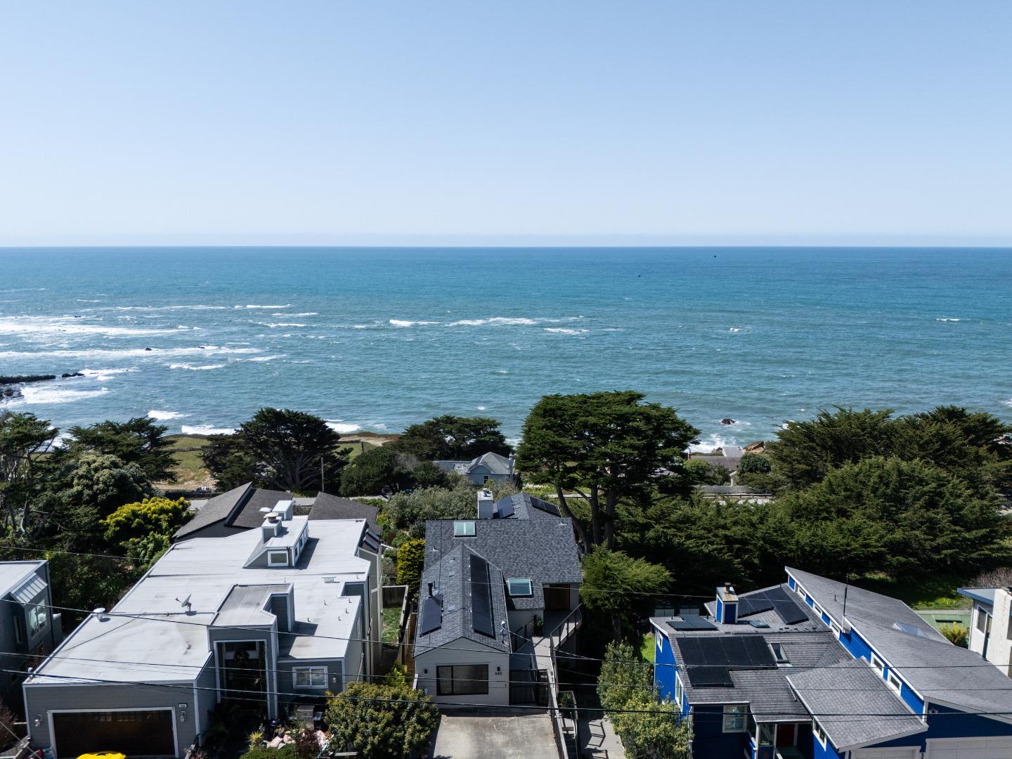 Detail Gallery Image 36 of 46 For 530 Stetson St, Moss Beach,  CA 94038 - 3 Beds | 3 Baths