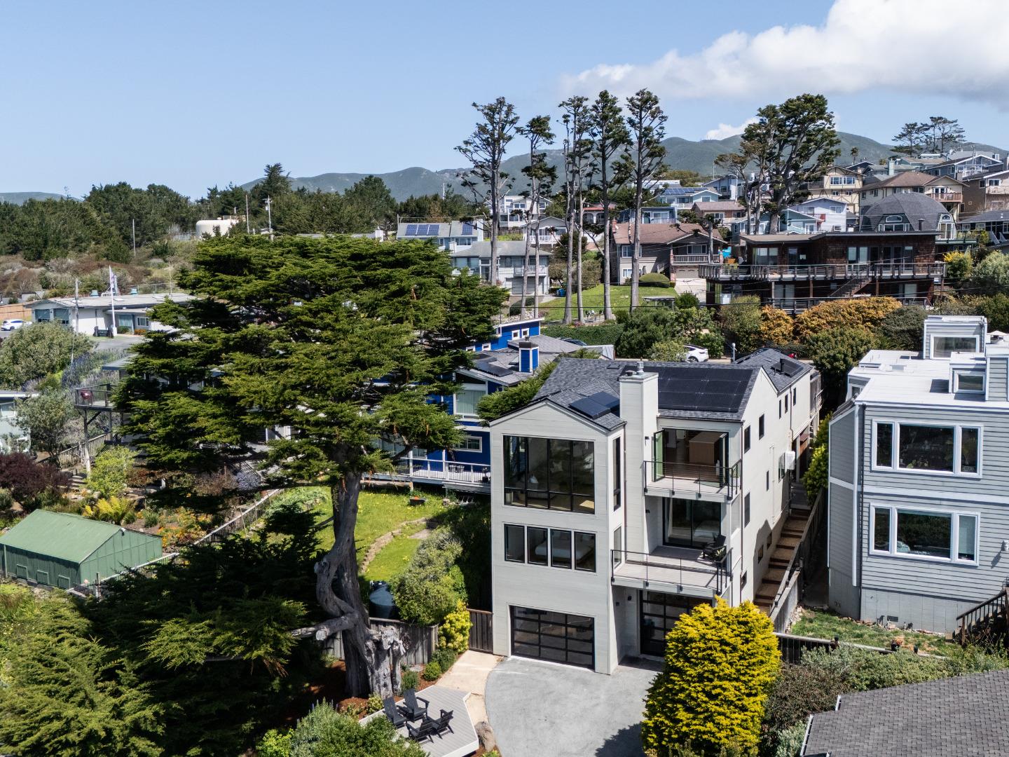 Detail Gallery Image 37 of 46 For 530 Stetson St, Moss Beach,  CA 94038 - 3 Beds | 3 Baths