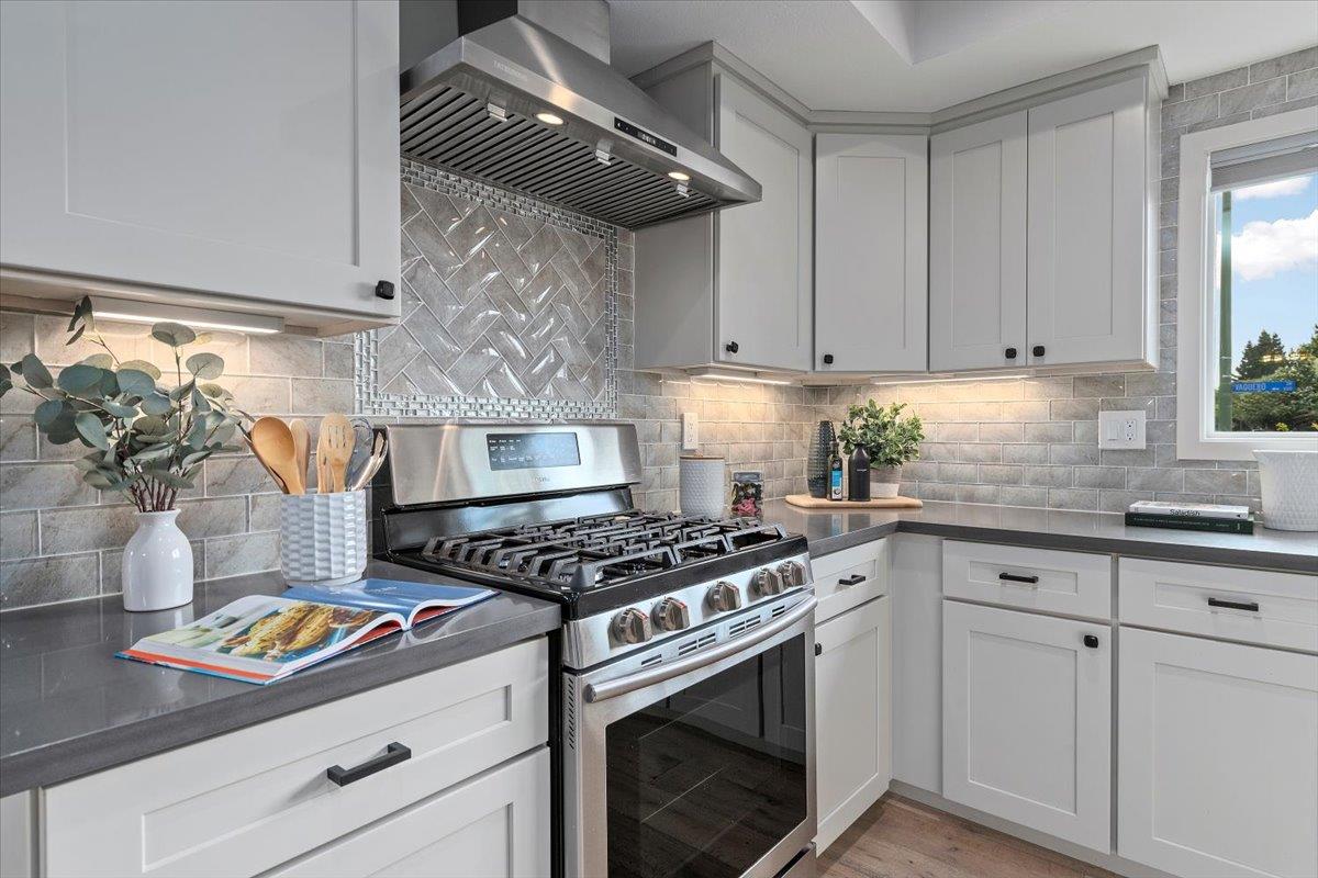 Detail Gallery Image 12 of 26 For 766 Vaquero Dr, Mountain View,  CA 94043 - 3 Beds | 2 Baths