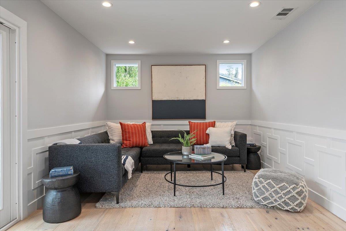 Detail Gallery Image 14 of 26 For 766 Vaquero Dr, Mountain View,  CA 94043 - 3 Beds | 2 Baths