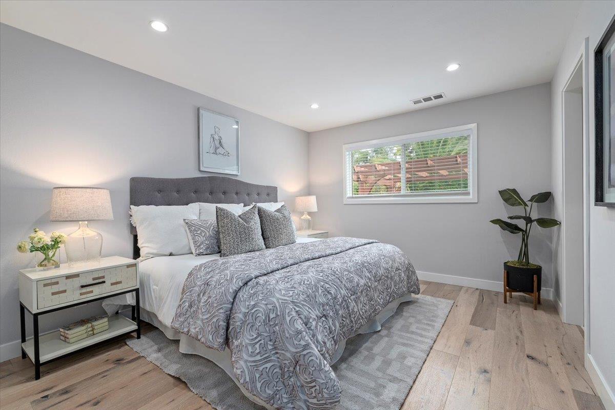Detail Gallery Image 18 of 26 For 766 Vaquero Dr, Mountain View,  CA 94043 - 3 Beds | 2 Baths