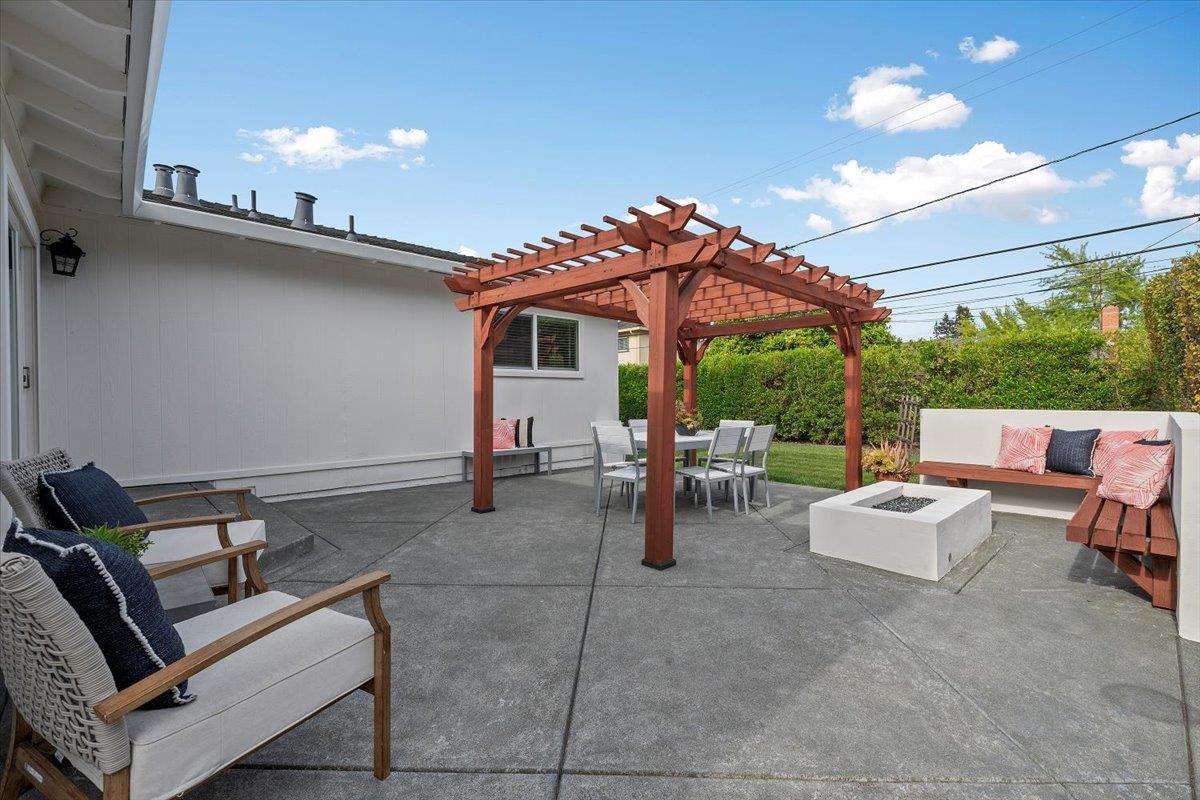 Detail Gallery Image 23 of 26 For 766 Vaquero Dr, Mountain View,  CA 94043 - 3 Beds | 2 Baths