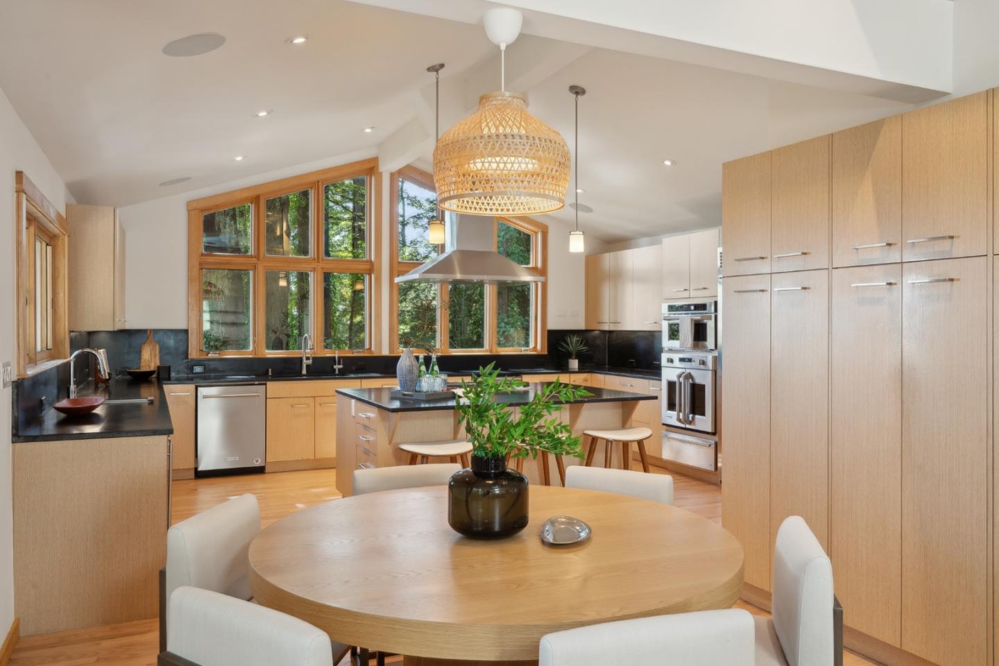 Detail Gallery Image 10 of 51 For 103 Harkins Rd, Woodside,  CA 94062 - 5 Beds | 3/1 Baths