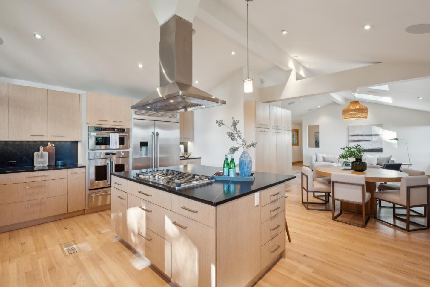 Detail Gallery Image 17 of 51 For 103 Harkins Rd, Woodside,  CA 94062 - 5 Beds | 3/1 Baths