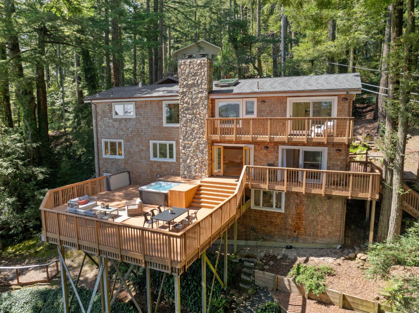 Detail Gallery Image 2 of 51 For 103 Harkins Rd, Woodside,  CA 94062 - 5 Beds | 3/1 Baths