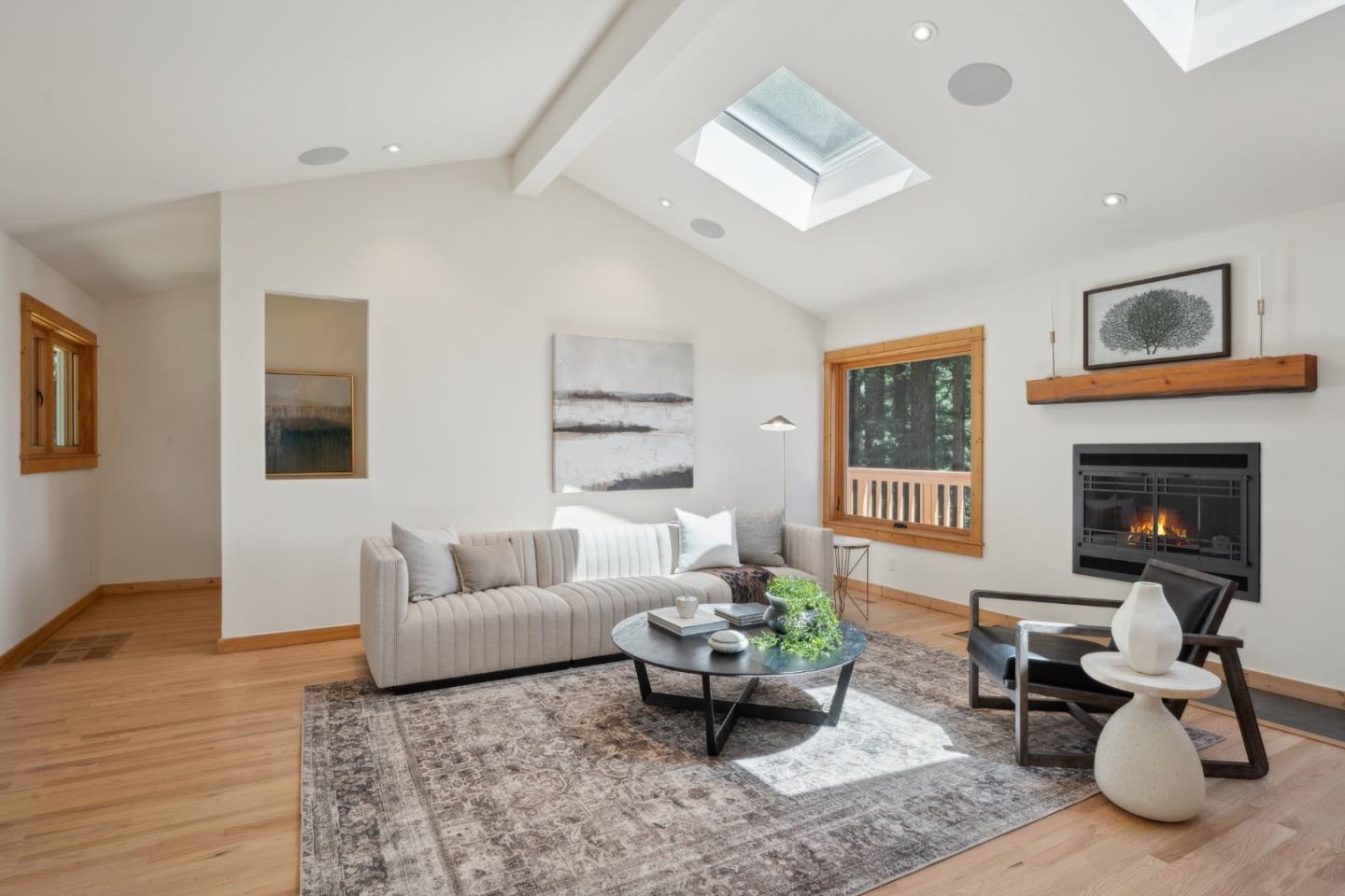 Detail Gallery Image 4 of 51 For 103 Harkins Rd, Woodside,  CA 94062 - 5 Beds | 3/1 Baths