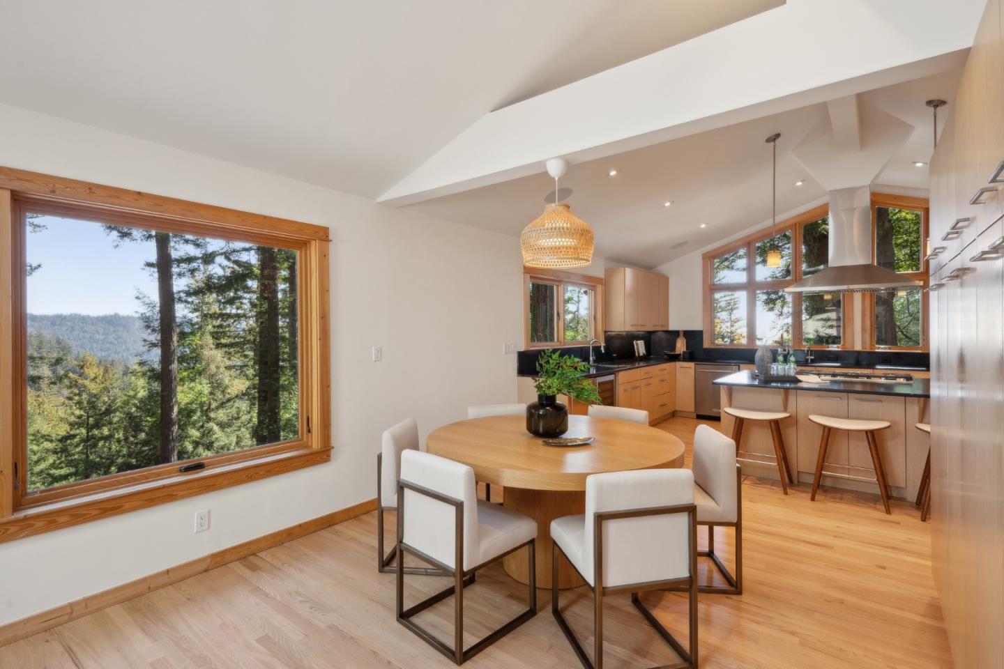 Detail Gallery Image 9 of 51 For 103 Harkins Rd, Woodside,  CA 94062 - 5 Beds | 3/1 Baths