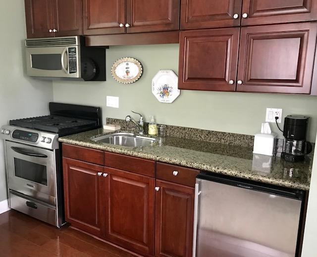 Detail Gallery Image 5 of 6 For 842 Waverley(Studio) St, Palo Alto,  CA 94301 - 0 Beds | 1 Baths