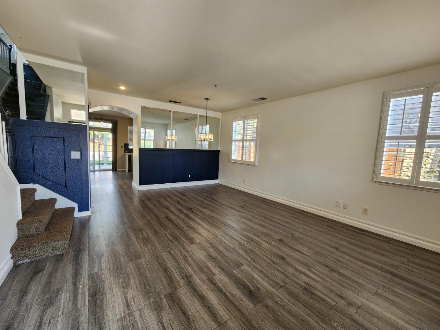 Detail Gallery Image 11 of 17 For Hawkins Ln, Tracy,  CA 95377 - 4 Beds | 2/1 Baths