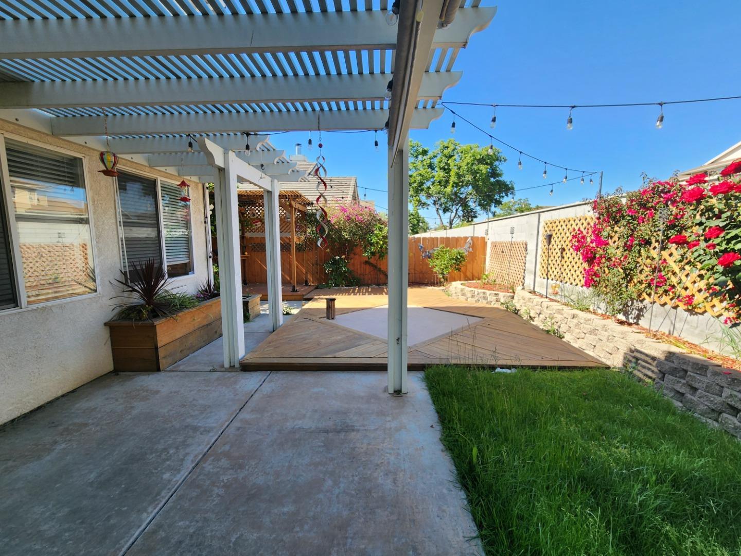 Detail Gallery Image 14 of 17 For Hawkins Ln, Tracy,  CA 95377 - 4 Beds | 2/1 Baths
