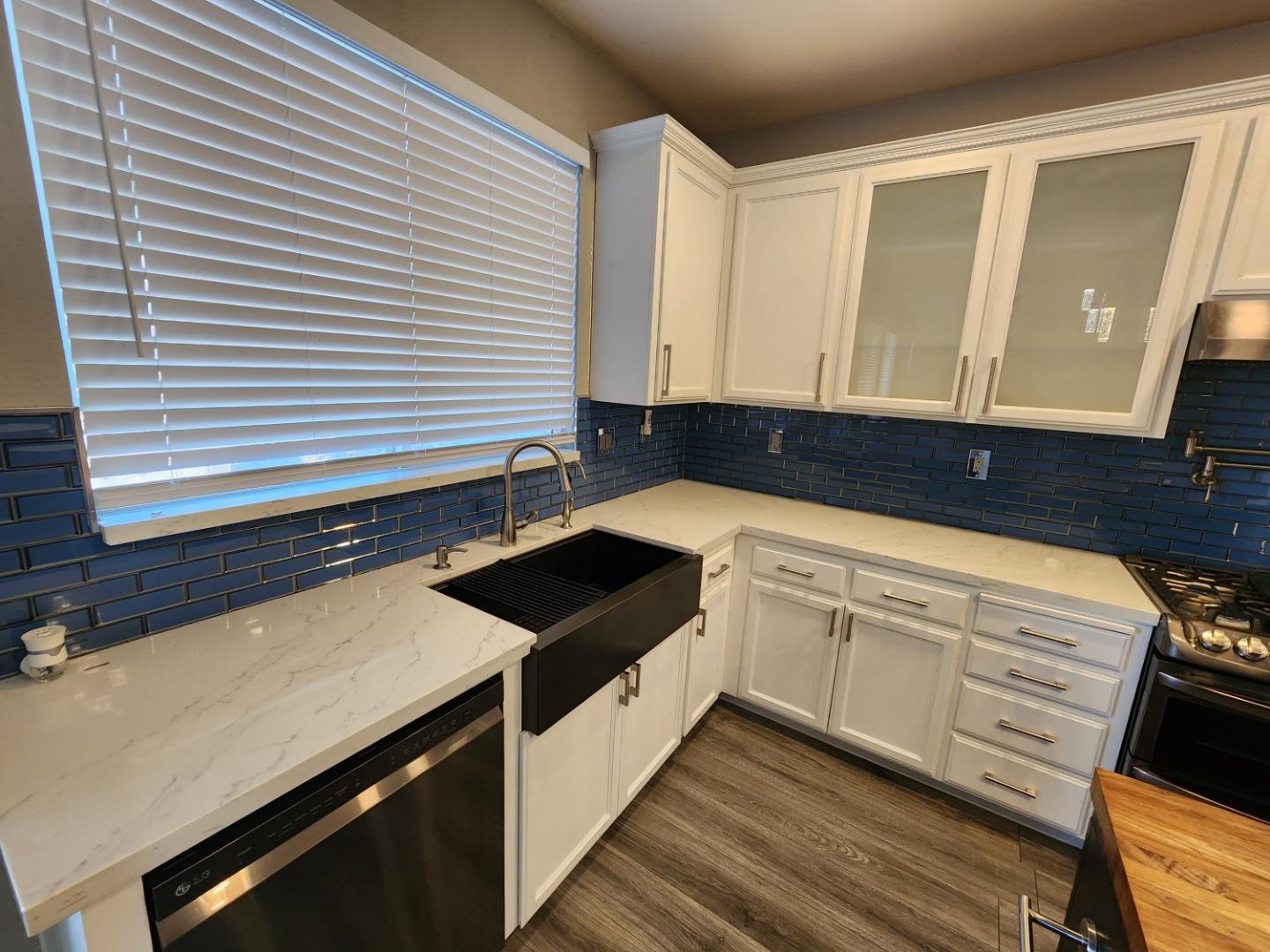 Detail Gallery Image 3 of 17 For Hawkins Ln, Tracy,  CA 95377 - 4 Beds | 2/1 Baths