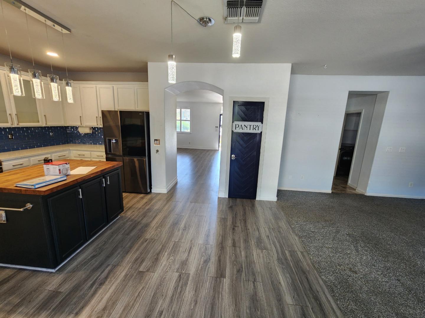 Detail Gallery Image 5 of 17 For Hawkins Ln, Tracy,  CA 95377 - 4 Beds | 2/1 Baths