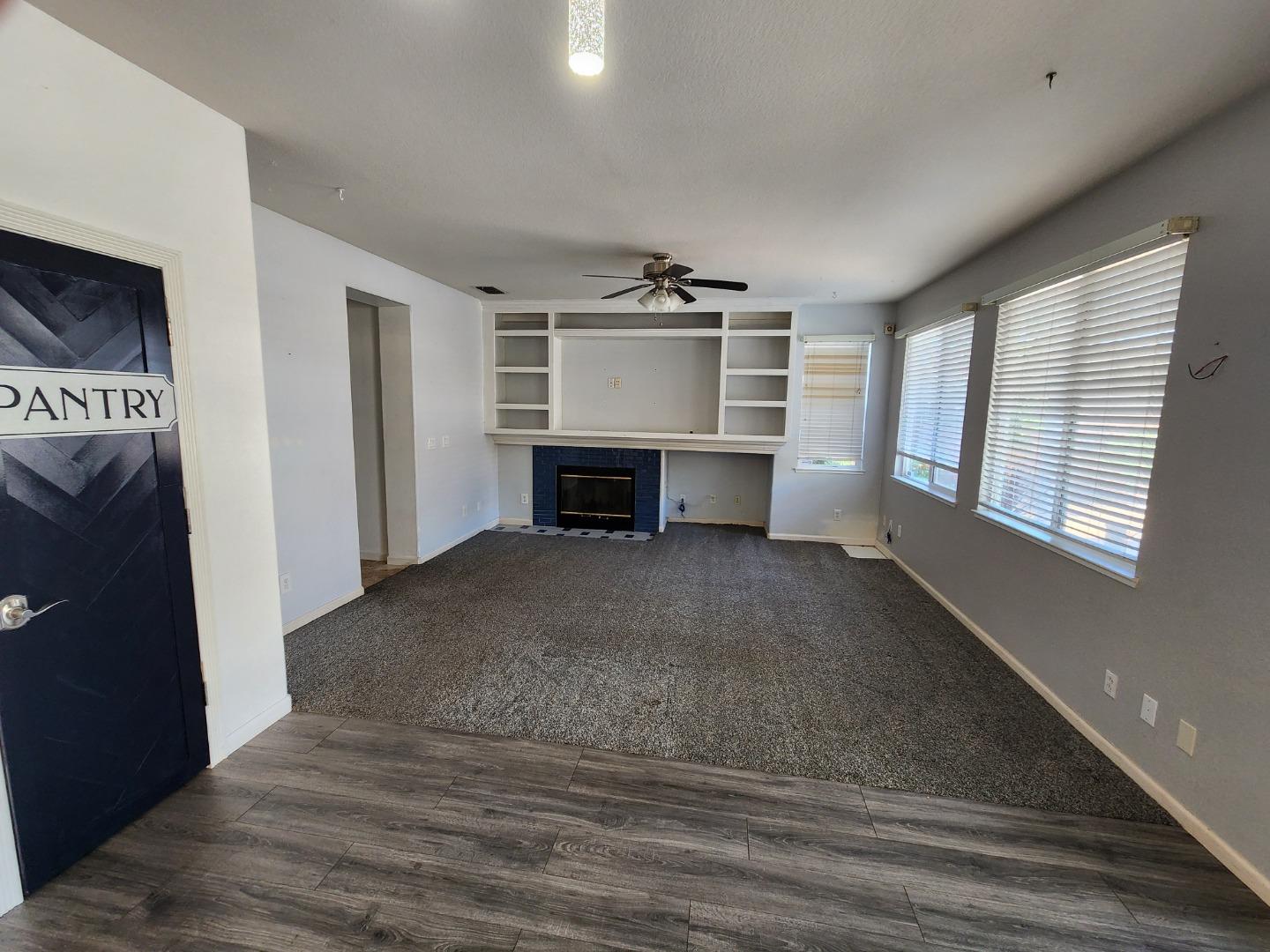 Detail Gallery Image 8 of 17 For Hawkins Ln, Tracy,  CA 95377 - 4 Beds | 2/1 Baths