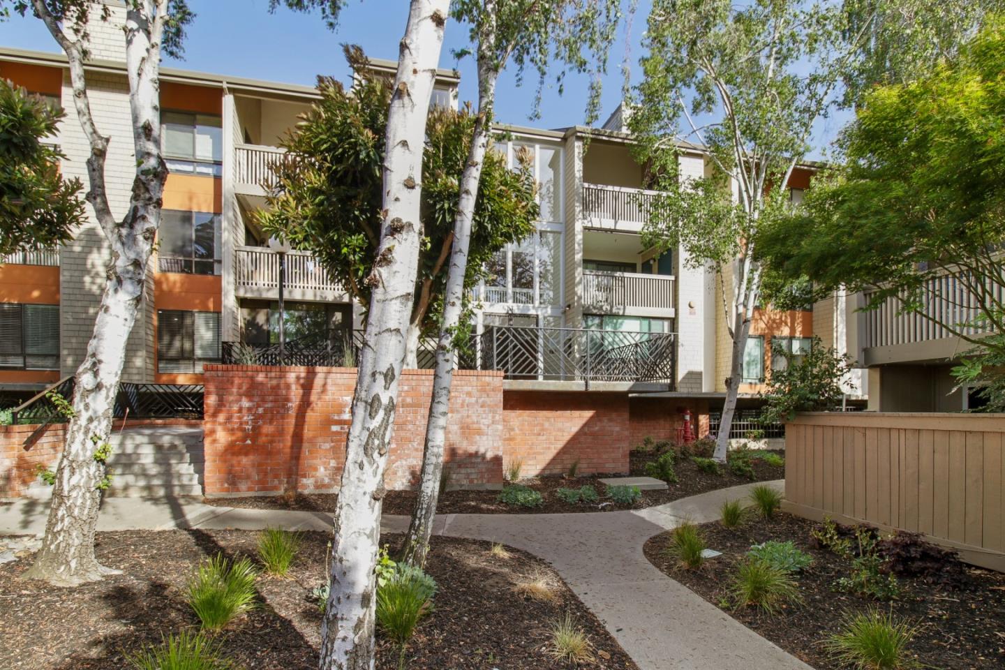 Detail Gallery Image 2 of 45 For 49 Showers Dr #N160,  Mountain View,  CA 94040 - 3 Beds | 2 Baths