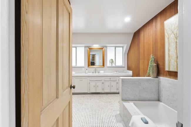 Detail Gallery Image 24 of 43 For 300 Chesham Ave, San Carlos,  CA 94070 - 4 Beds | 2 Baths