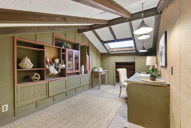 Detail Gallery Image 31 of 43 For 300 Chesham Ave, San Carlos,  CA 94070 - 4 Beds | 2 Baths