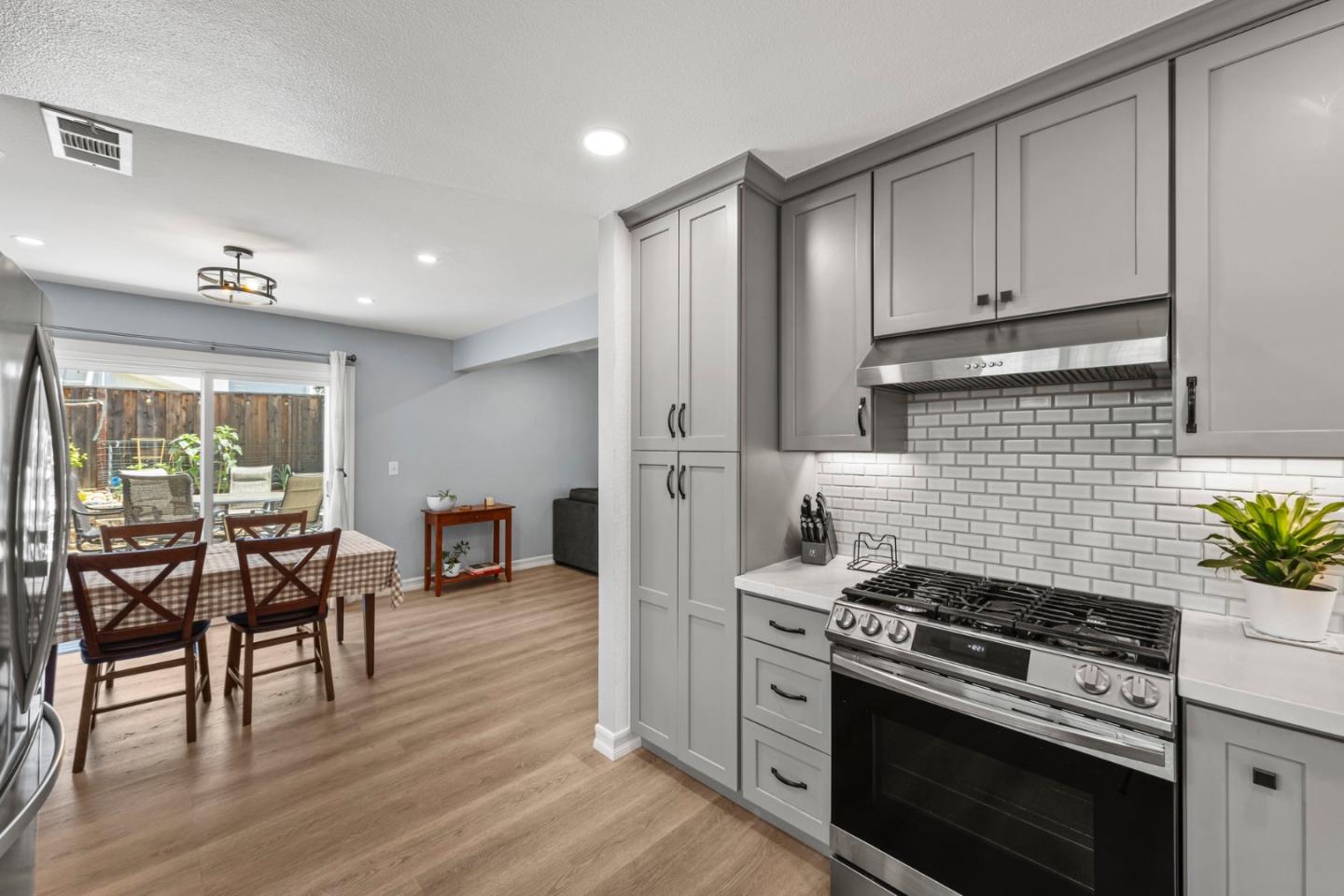 Detail Gallery Image 8 of 22 For 9280 Church St, Gilroy,  CA 95020 - 3 Beds | 2/1 Baths
