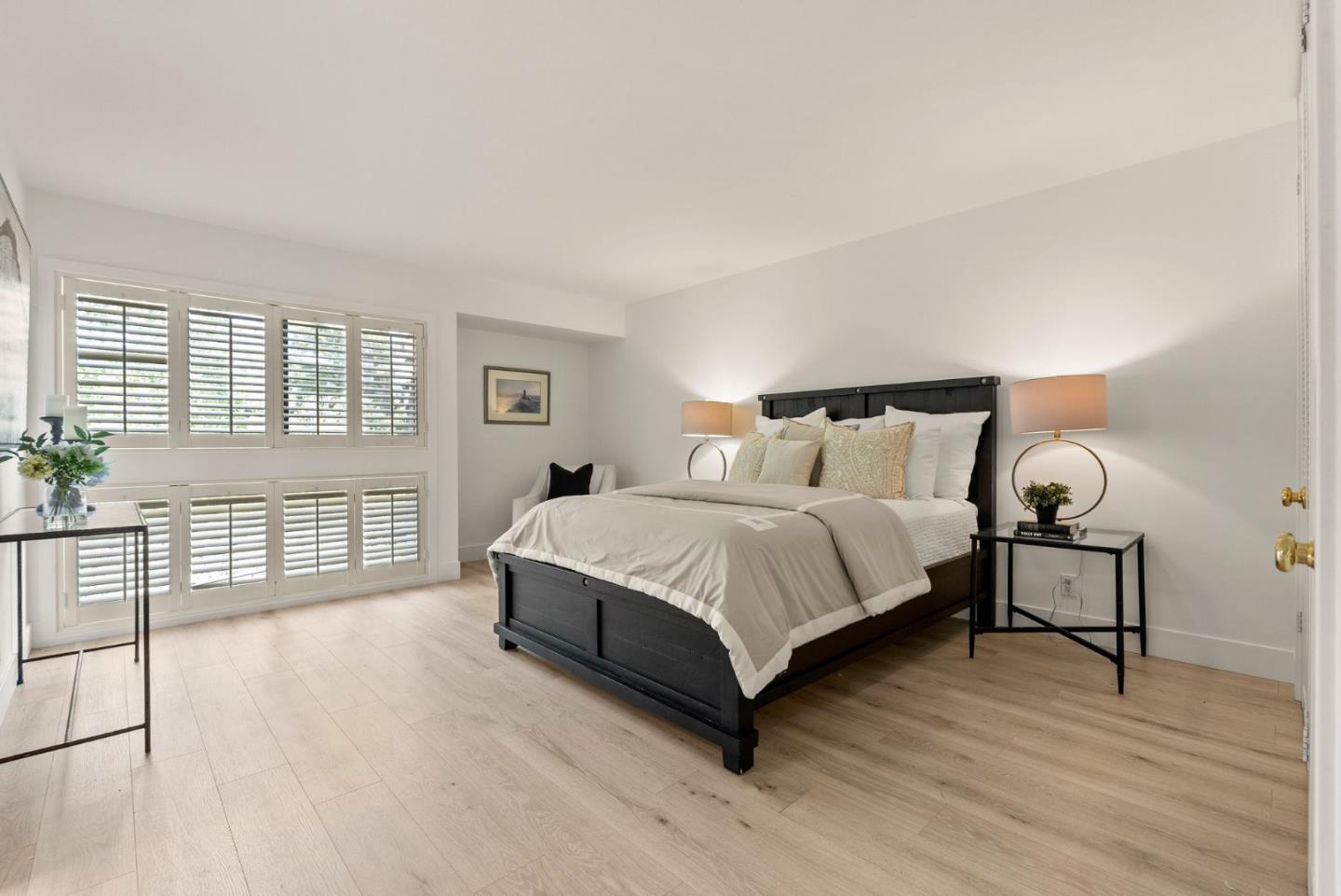 Detail Gallery Image 11 of 22 For 2142 Sand Hill Rd, Menlo Park,  CA 94025 - 3 Beds | 2/1 Baths