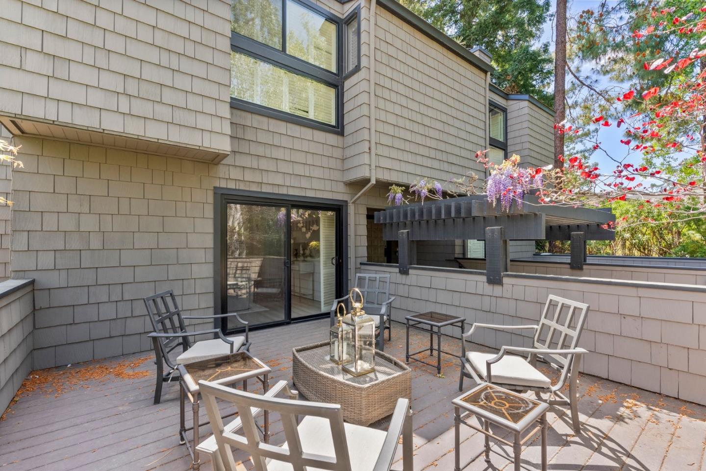 Detail Gallery Image 19 of 22 For 2142 Sand Hill Rd, Menlo Park,  CA 94025 - 3 Beds | 2/1 Baths