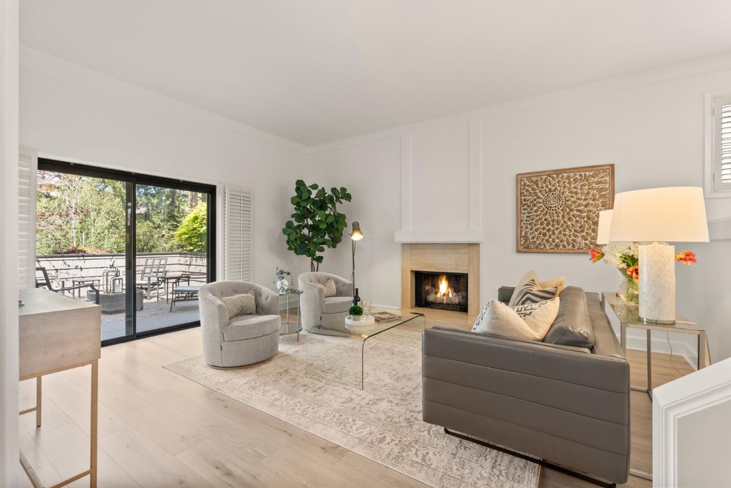 Detail Gallery Image 3 of 22 For 2142 Sand Hill Rd, Menlo Park,  CA 94025 - 3 Beds | 2/1 Baths