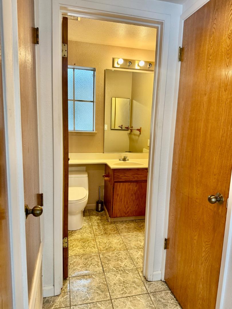 Detail Gallery Image 14 of 21 For 460 Pine Ave, Half Moon Bay,  CA 94019 - 2 Beds | 2 Baths