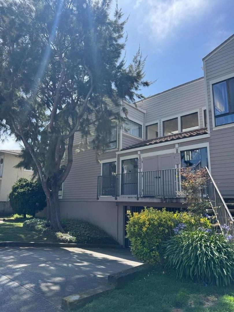 Detail Gallery Image 19 of 21 For 460 Pine Ave, Half Moon Bay,  CA 94019 - 2 Beds | 2 Baths
