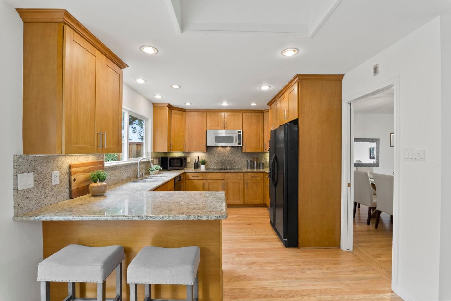 Detail Gallery Image 11 of 46 For 140 Virginia Ave, Belmont,  CA 94002 - 3 Beds | 3 Baths