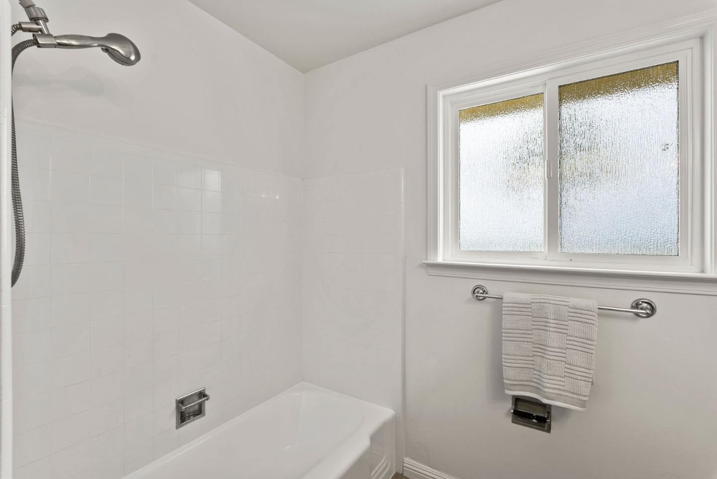 Detail Gallery Image 21 of 46 For 140 Virginia Ave, Belmont,  CA 94002 - 3 Beds | 3 Baths