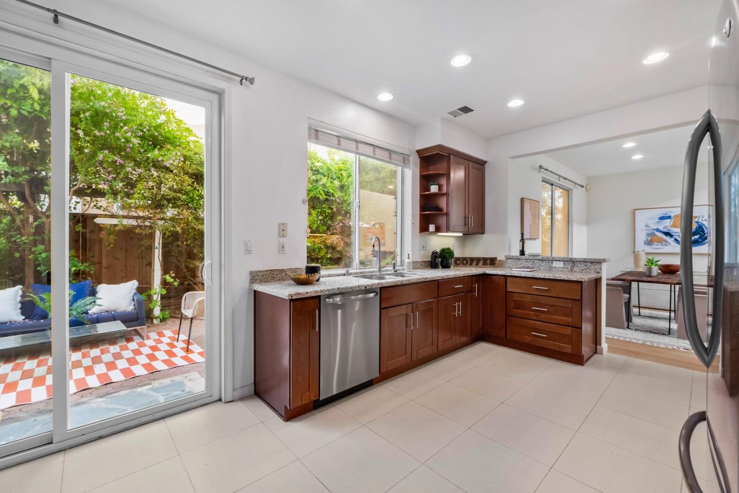 Detail Gallery Image 10 of 42 For 858 Windsor Hills Cir, San Jose,  CA 95123 - 3 Beds | 2/1 Baths