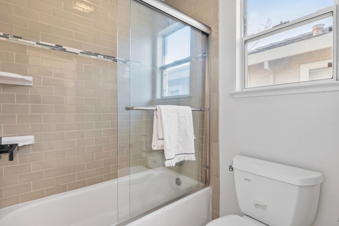 Detail Gallery Image 20 of 42 For 858 Windsor Hills Cir, San Jose,  CA 95123 - 3 Beds | 2/1 Baths