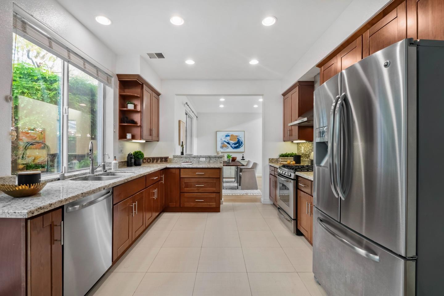 Detail Gallery Image 9 of 42 For 858 Windsor Hills Cir, San Jose,  CA 95123 - 3 Beds | 2/1 Baths