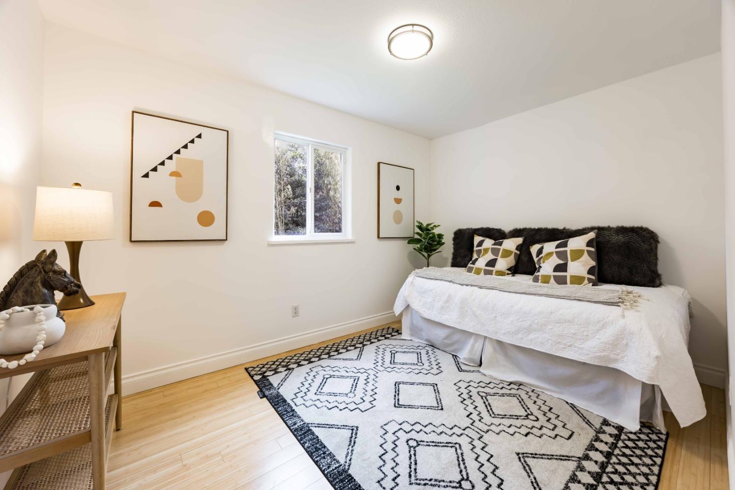 Detail Gallery Image 14 of 45 For 77b Claremont Ave, Redwood City,  CA 94062 - 6 Beds | 5/1 Baths