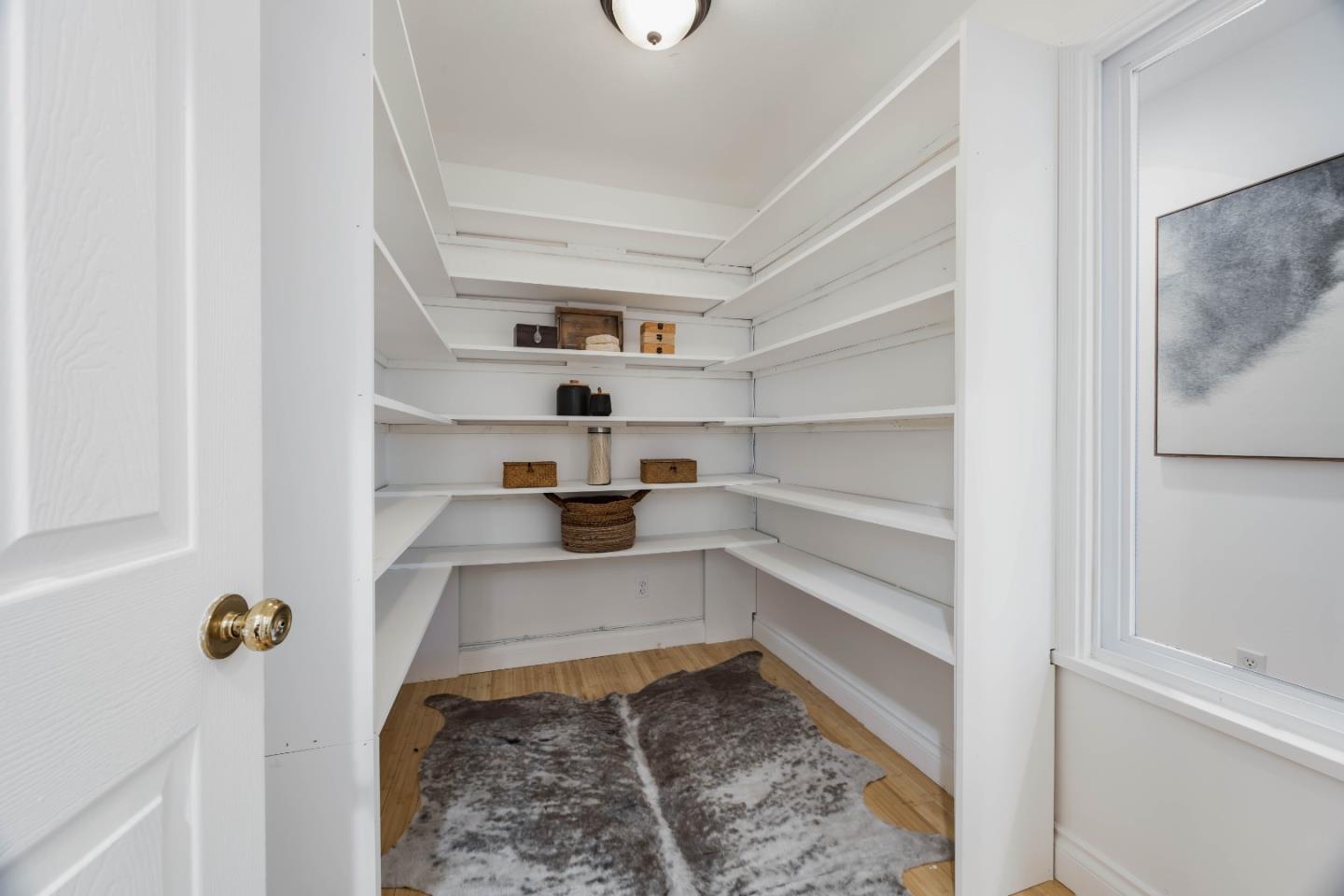 Detail Gallery Image 16 of 45 For 77b Claremont Ave, Redwood City,  CA 94062 - 6 Beds | 5/1 Baths