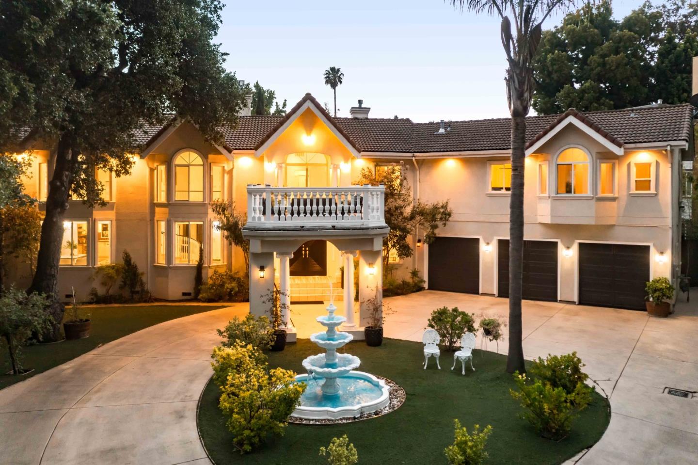 Detail Gallery Image 2 of 45 For 77b Claremont Ave, Redwood City,  CA 94062 - 6 Beds | 5/1 Baths