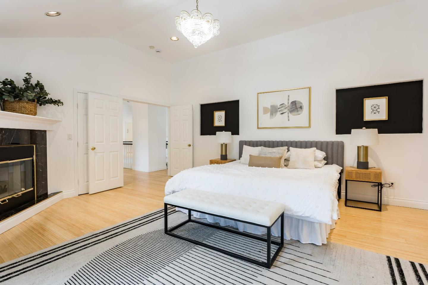 Detail Gallery Image 23 of 45 For 77b Claremont Ave, Redwood City,  CA 94062 - 6 Beds | 5/1 Baths