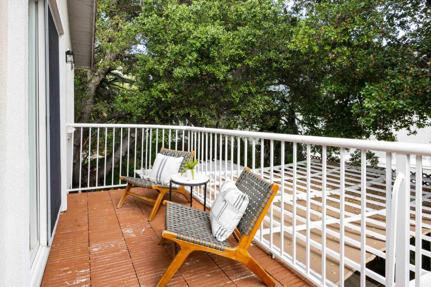 Detail Gallery Image 26 of 45 For 77b Claremont Ave, Redwood City,  CA 94062 - 6 Beds | 5/1 Baths