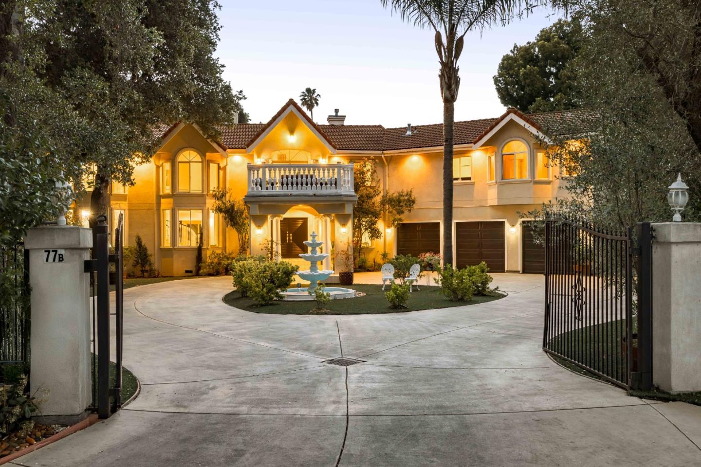 Detail Gallery Image 3 of 45 For 77b Claremont Ave, Redwood City,  CA 94062 - 6 Beds | 5/1 Baths