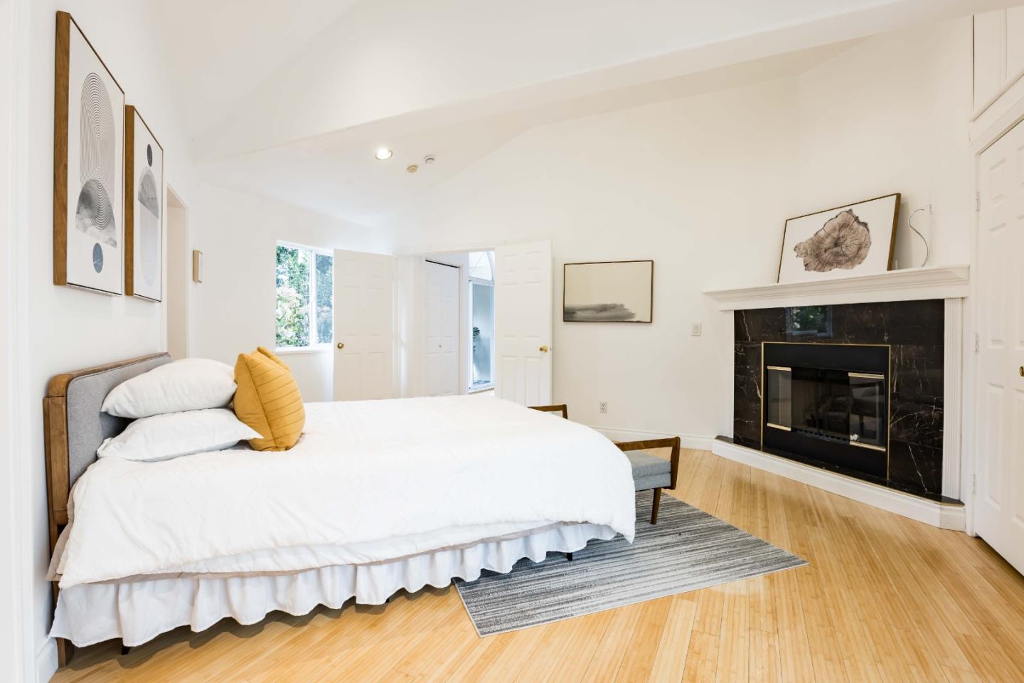 Detail Gallery Image 31 of 45 For 77b Claremont Ave, Redwood City,  CA 94062 - 6 Beds | 5/1 Baths