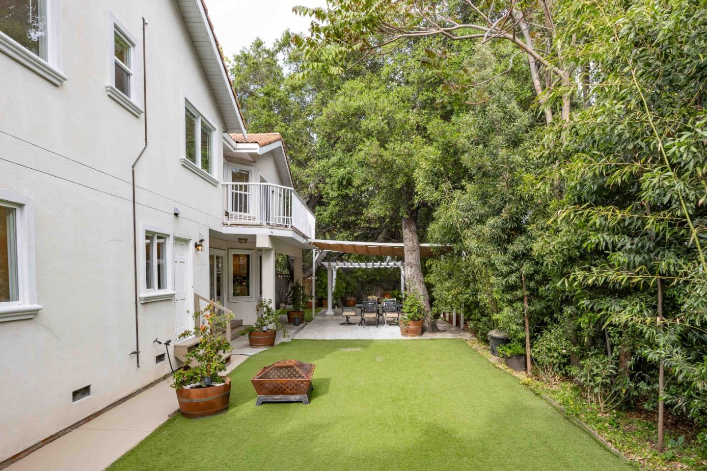 Detail Gallery Image 38 of 45 For 77b Claremont Ave, Redwood City,  CA 94062 - 6 Beds | 5/1 Baths