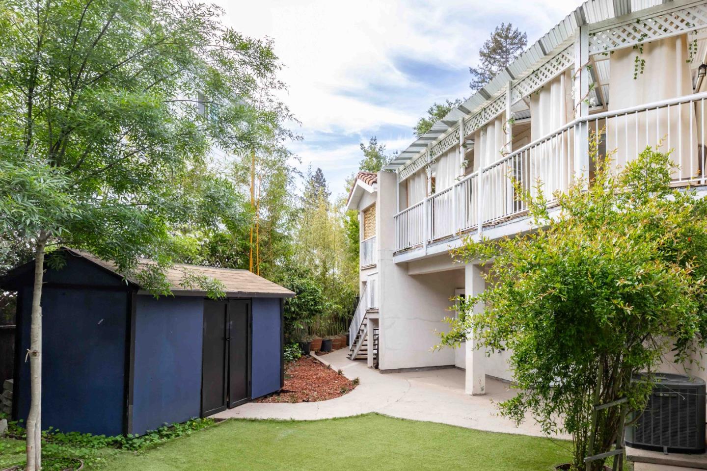 Detail Gallery Image 39 of 45 For 77b Claremont Ave, Redwood City,  CA 94062 - 6 Beds | 5/1 Baths