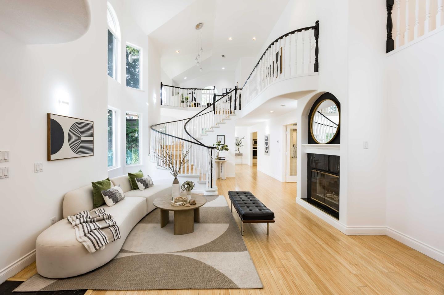 Detail Gallery Image 4 of 45 For 77b Claremont Ave, Redwood City,  CA 94062 - 6 Beds | 5/1 Baths