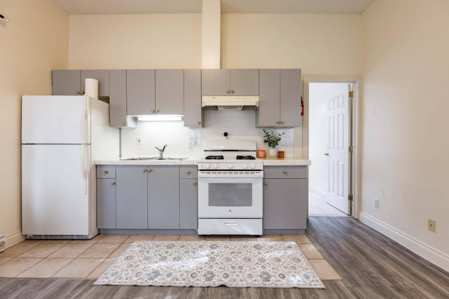 Detail Gallery Image 42 of 45 For 77b Claremont Ave, Redwood City,  CA 94062 - 6 Beds | 5/1 Baths
