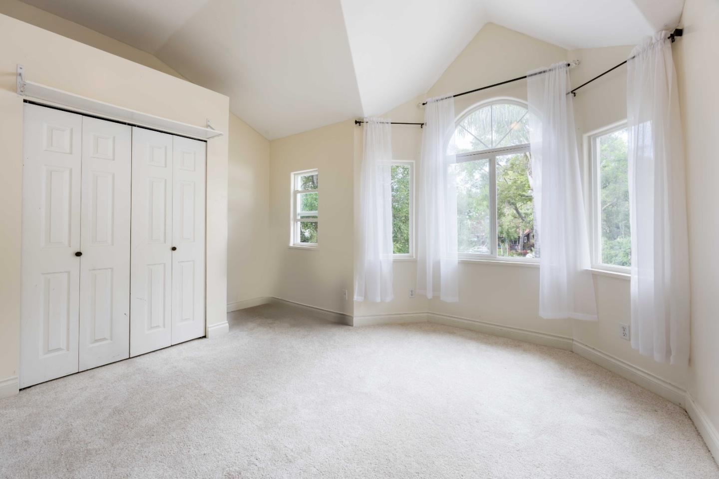 Detail Gallery Image 43 of 45 For 77b Claremont Ave, Redwood City,  CA 94062 - 6 Beds | 5/1 Baths